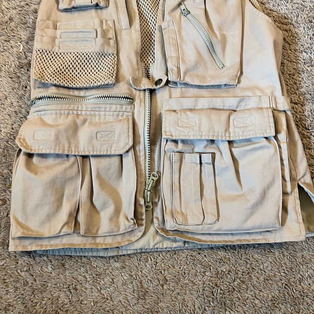 Utility Vest - Picture 6 of 7
